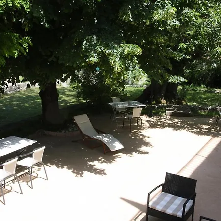 1er Consul Sas A Bussinca 3* בוקוניאנו