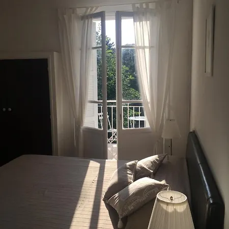 1er Consul Sas A Bussinca בוקוניאנו