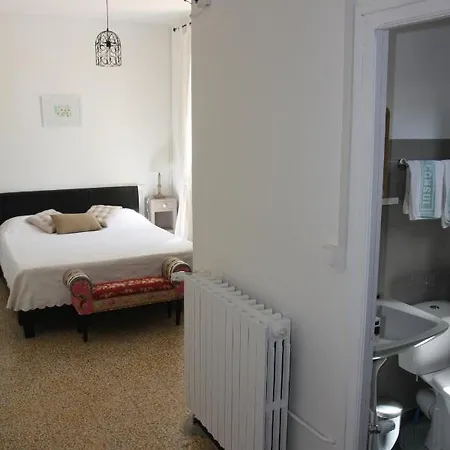 1er Consul Sas A Bussinca בוקוניאנו