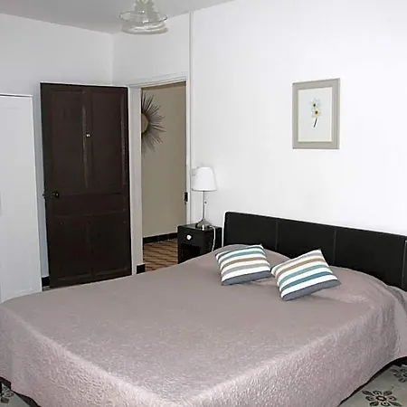 1er Consul Sas A Bussinca